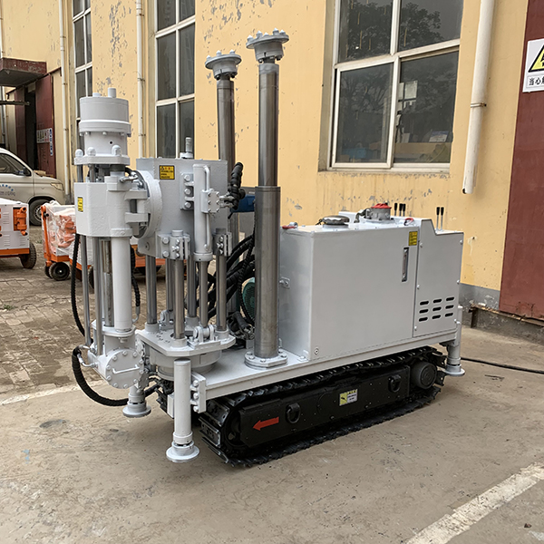 履带式坑道钻机